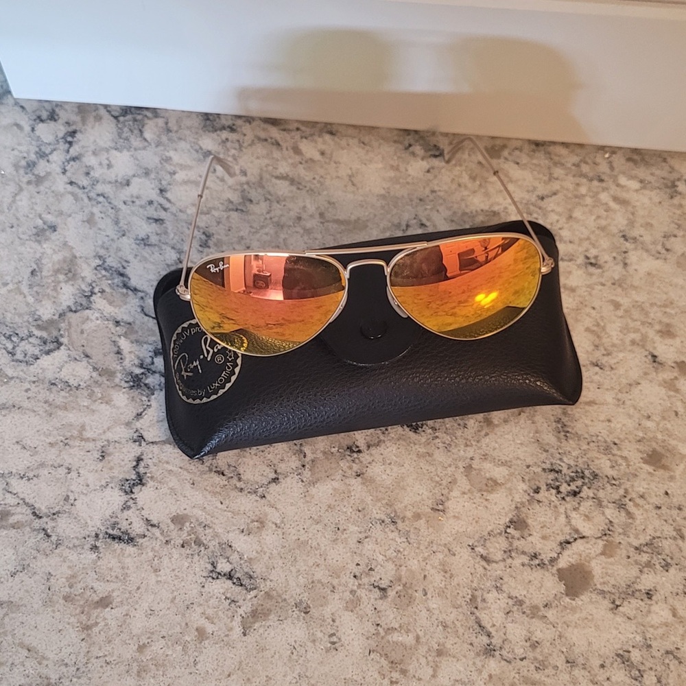 RayBan Aviators - Picture 2 of 3